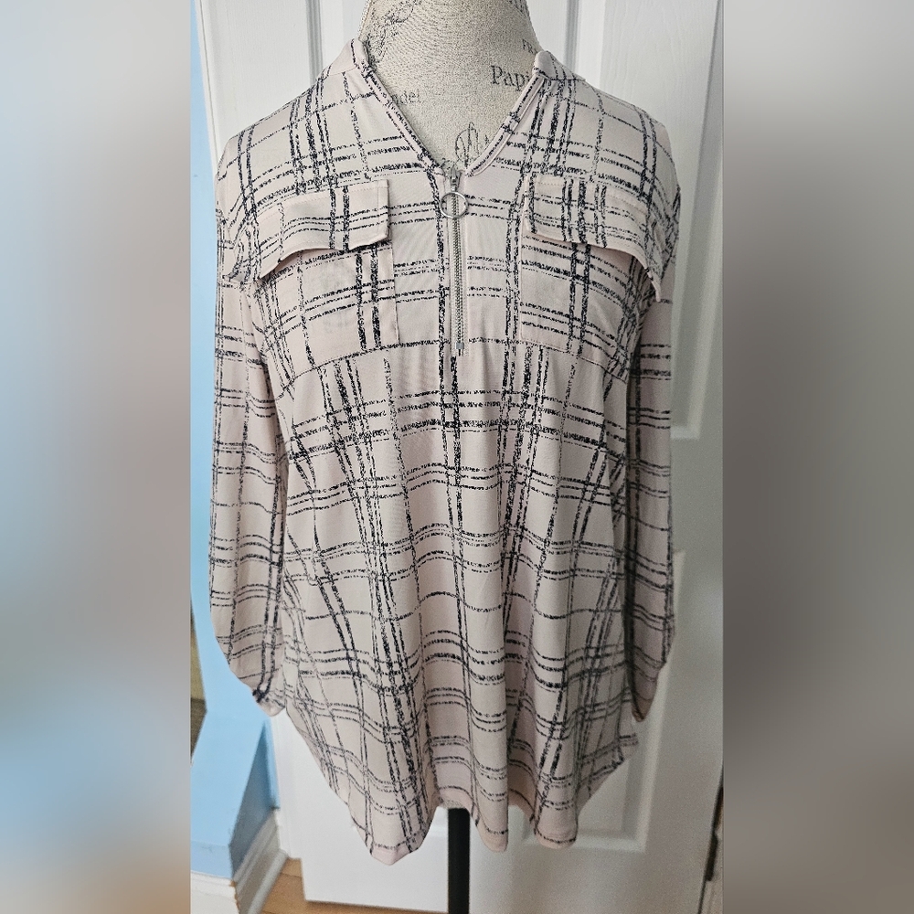 Chic Plaid Blouse in Cream and Black